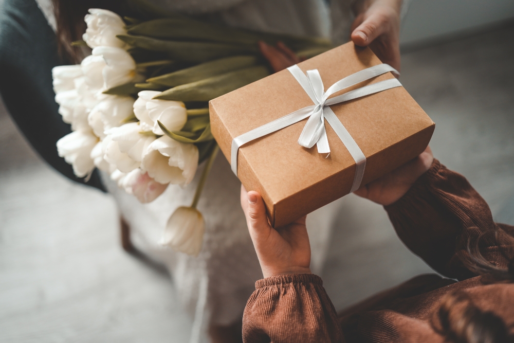 How to Choose the Perfect Diamond Gift for Mom This Mother’s Day - jewerly store metairie - beje jewerly
