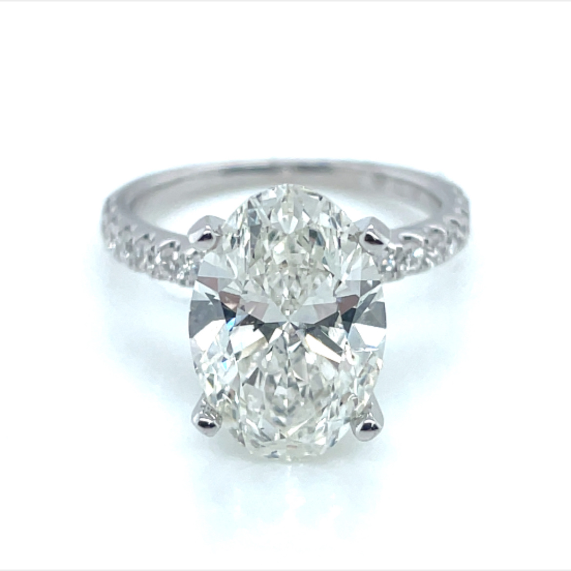 How Can You Tell If a Diamond Is Real or Fake - jewelry store in metairie - beje diamonds
