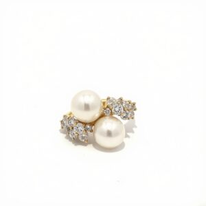 18kt yellow gold. 2 pearls, 9.5-10mm. Dia 16=0.90.